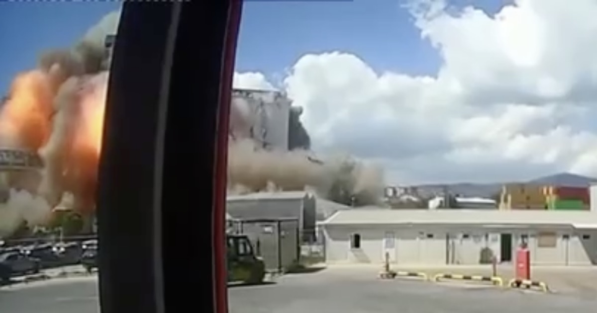 An explosion occurs at the port in Derince in Türkiye