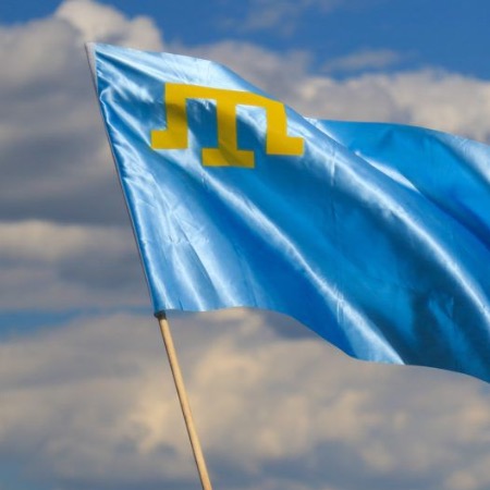 The Crimean Tatar flag is banned in schools in temporarily occupied Qırım