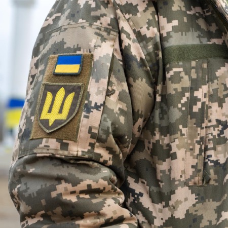 Міноборони закупило «камуфляжні» куртки, які по дорозі з Туреччини перетворилися на «зимові повітрозахисні», а їхня ціна зросла майже у три рази за штуку