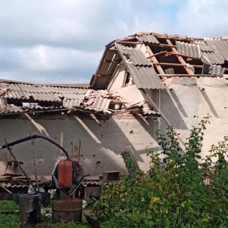 Під час ранкового обстрілу росіяни влучили по житловому будинку в Коломийському районі Івано-Франківської області