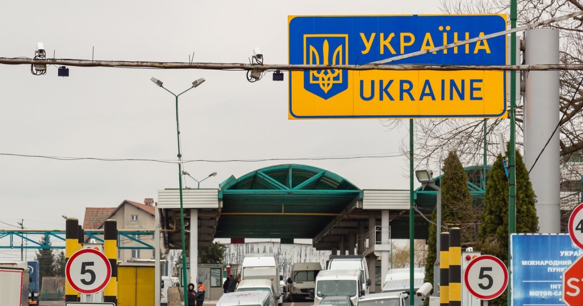 Уряд зняв обмеження на виїзд за кордон для осіб, чиї рідні загинули або зникли безвісти під час участі в АТО