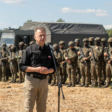 Poland deploys a military task force on the Belarusian border
