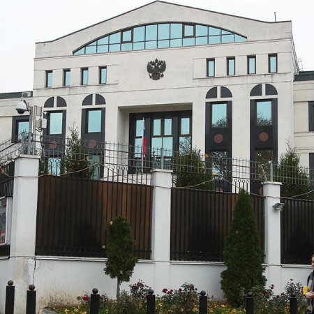 Частина дипломатів та співробітників посольства Росії в Молдові залишила країну