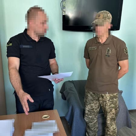 ДБР повідомило про підозру командиру з Миколаївщини, який безпідставно нараховував майже 5,5 млн грн виплат підлеглим