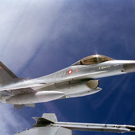 У Данії на навчанні на F-16 перебуває 70 українських військових