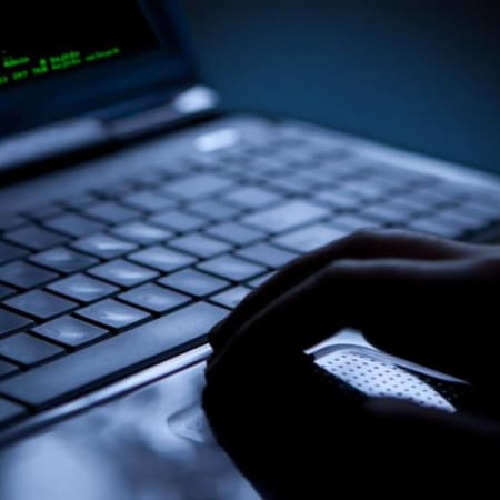 Українські хакери із нагоди Дня Незалежності зламали сайт Головного центру спецзв'язку РФ