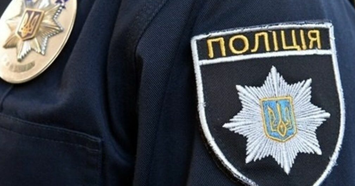 Поліція затримала двох дівчат, які опублікували відео з танцями на могилах військових