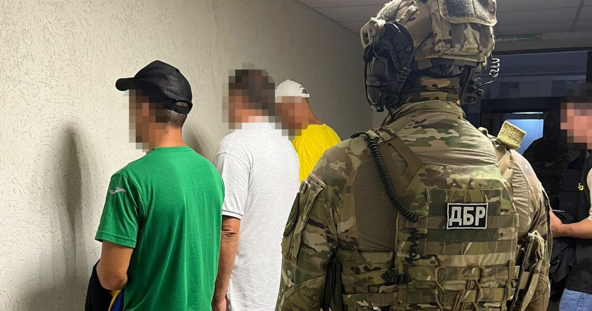 Керівники військкоматів Івано-Франківська зараховували футболістів та родичів політиків на фіктивну службу