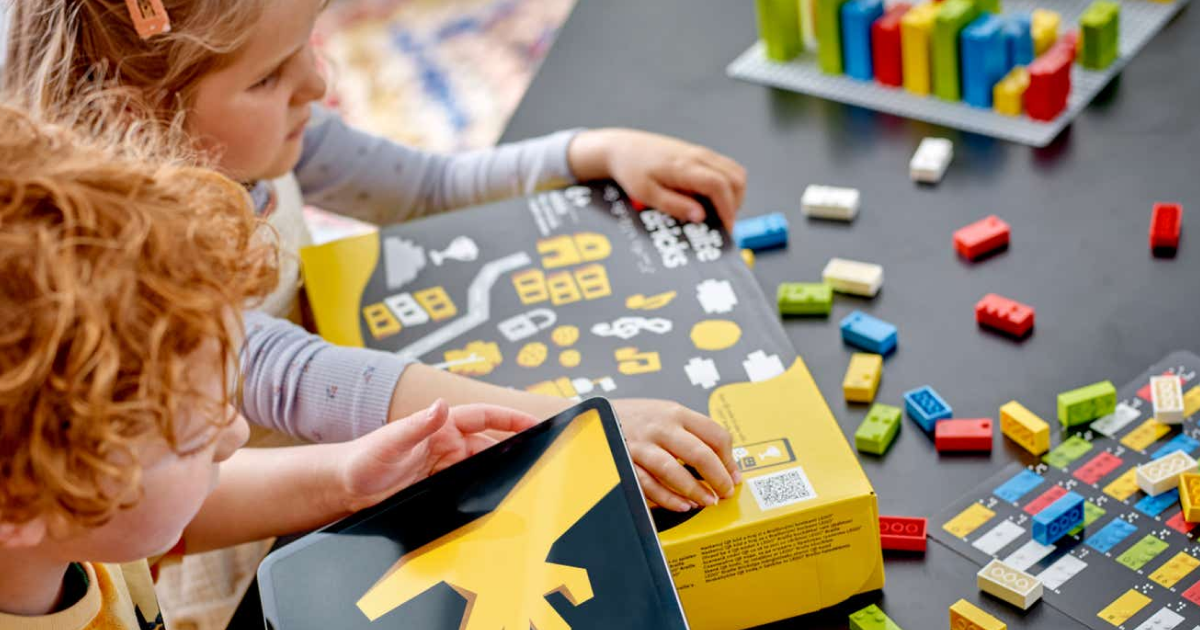 Lego запускає продаж конструктора зі шрифтом Брайля