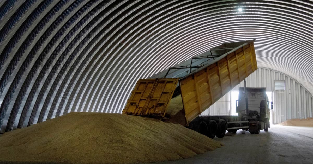 Poland, Bulgaria, Hungary, Romania and Slovakia support extending a EU ban on Ukrainian grain import until the end of the year