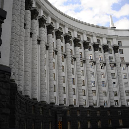 Уряд дозволив студентам та курсантам авіаційних спеціальностей виїжджати за кордон