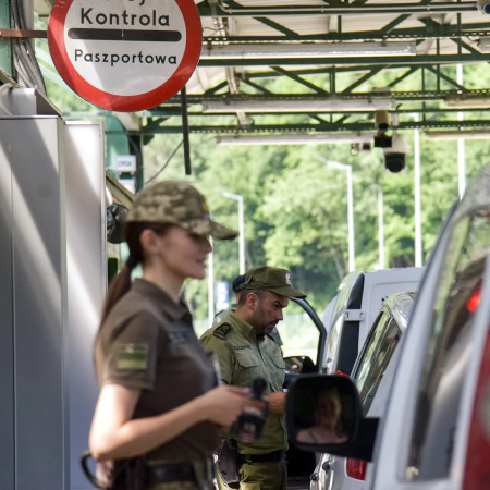 Польща екстрадувала кількох українських громадян, які перенаправляли до Європи нелегальних мігрантів