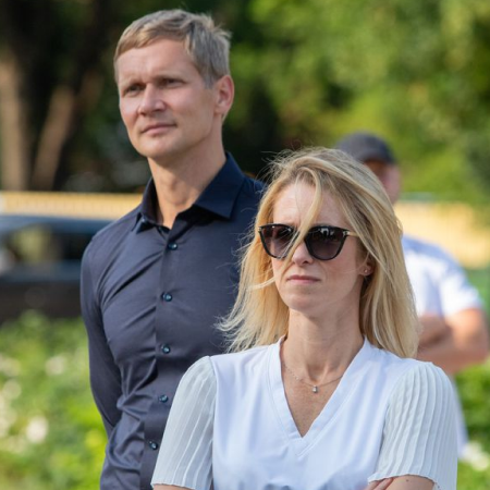 Estonian Prime Minister Kaja Kallas could not say when exactly she had granted a loan to her husband's company