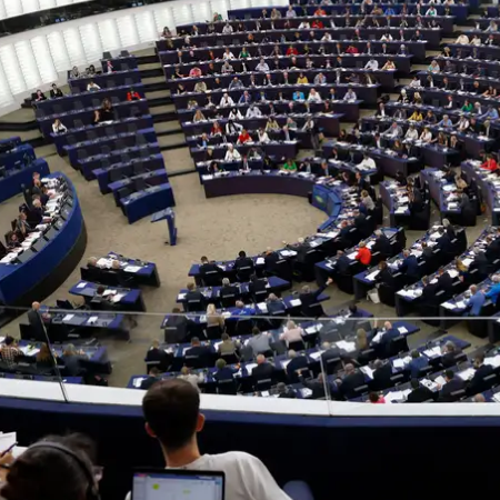 Депутати Європарламенту закликали Зеленського ветувати законопроєкт про відновлення декларування держслужбовців