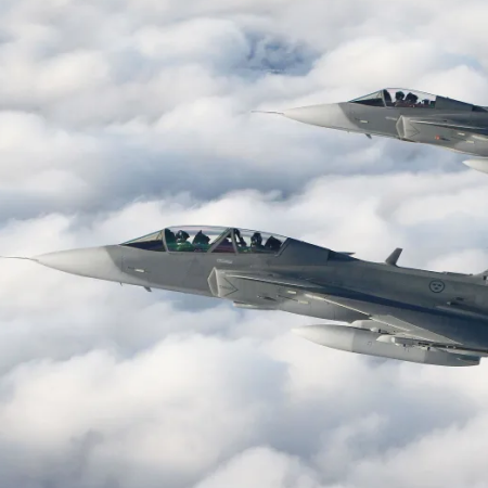 Українські пілоти ознайомилися з шведськими винищувачами Gripen