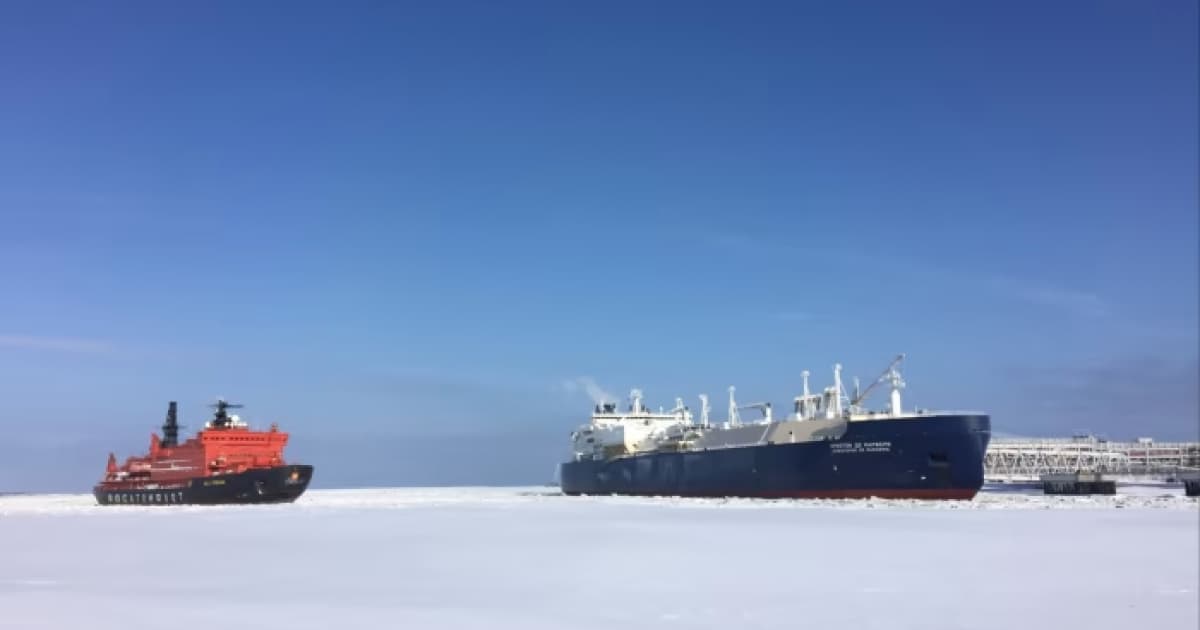 Russia allows unsupported oil tankers to sail the icy Northern Sea Route