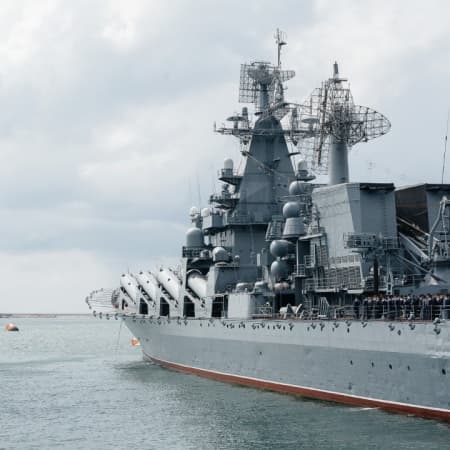 Росіяни передислокували три десантних кораблі з Чорного моря в Азовське