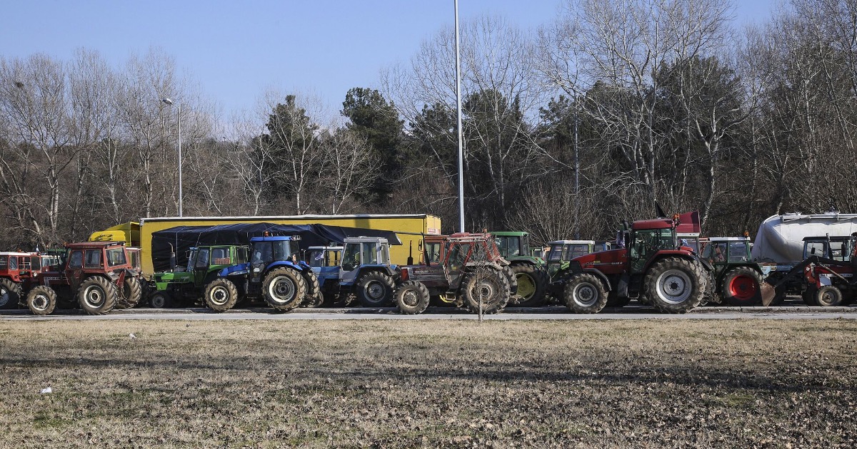 Farmers hold protests in Bulgaria over the decision to unblock exports of agricultural goods from Ukraine