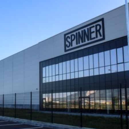 Німецька компанія «Spinner» постачає РФ  верстати для виготовлення боєприпасів в обхід санкцій