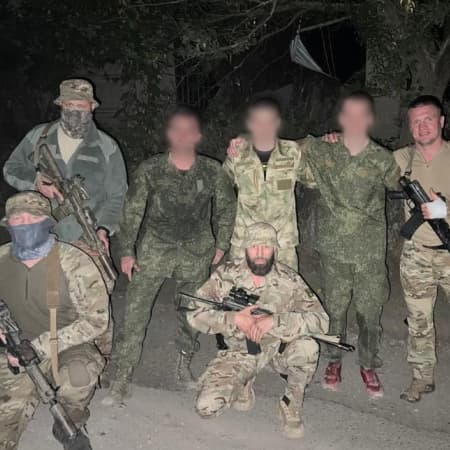 ВМС та ГУР провели спецоперацію, внаслідок якої повернули двох українських десантників