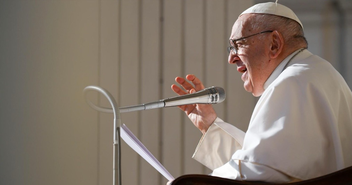 Pope Francis suggests allowing same-sex marriage