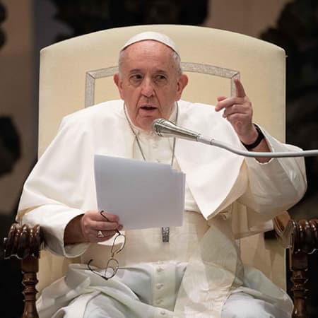 Папа Франциск: Єдиною раціональною річчю, яку слід зробити, це зупинитися та вести переговори