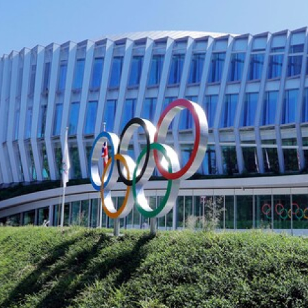 МОК тимчасово виключив Олімпійський комітет Росії через включення до складу «олімпійських органів» з тимчасово окупованих територій України