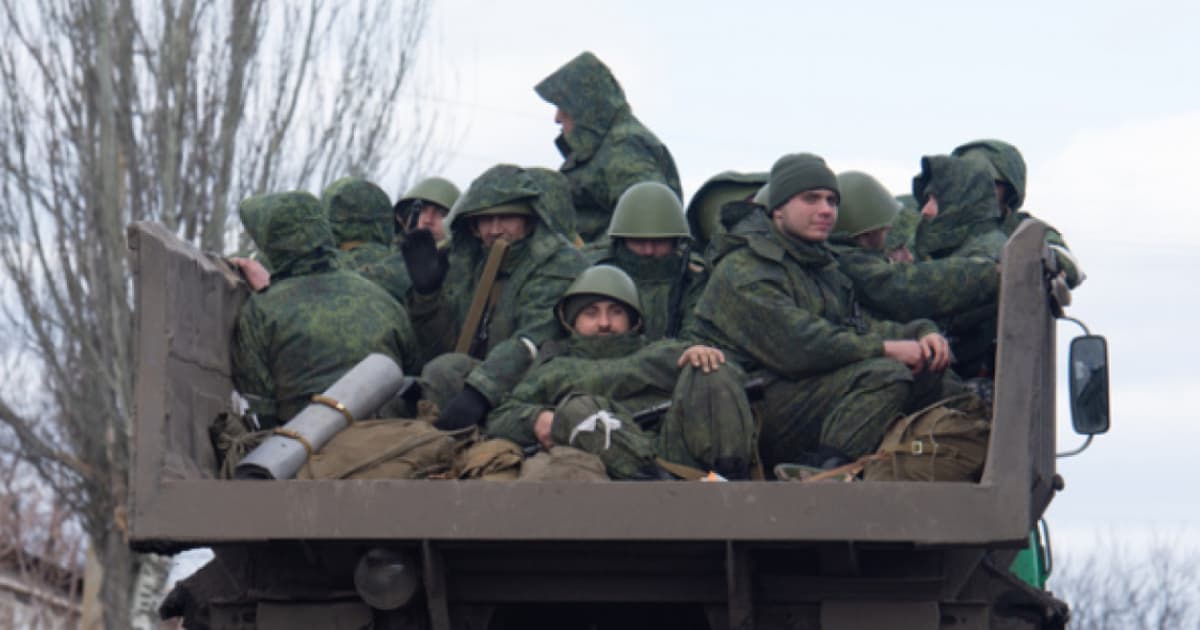 Росія, ймовірно, переміщує значну кількість своїх підрозділів на південь України