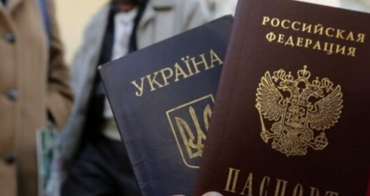 Росіяни погрожують мешканцям ТОТ депортацією в разі відмови від російського паспорту