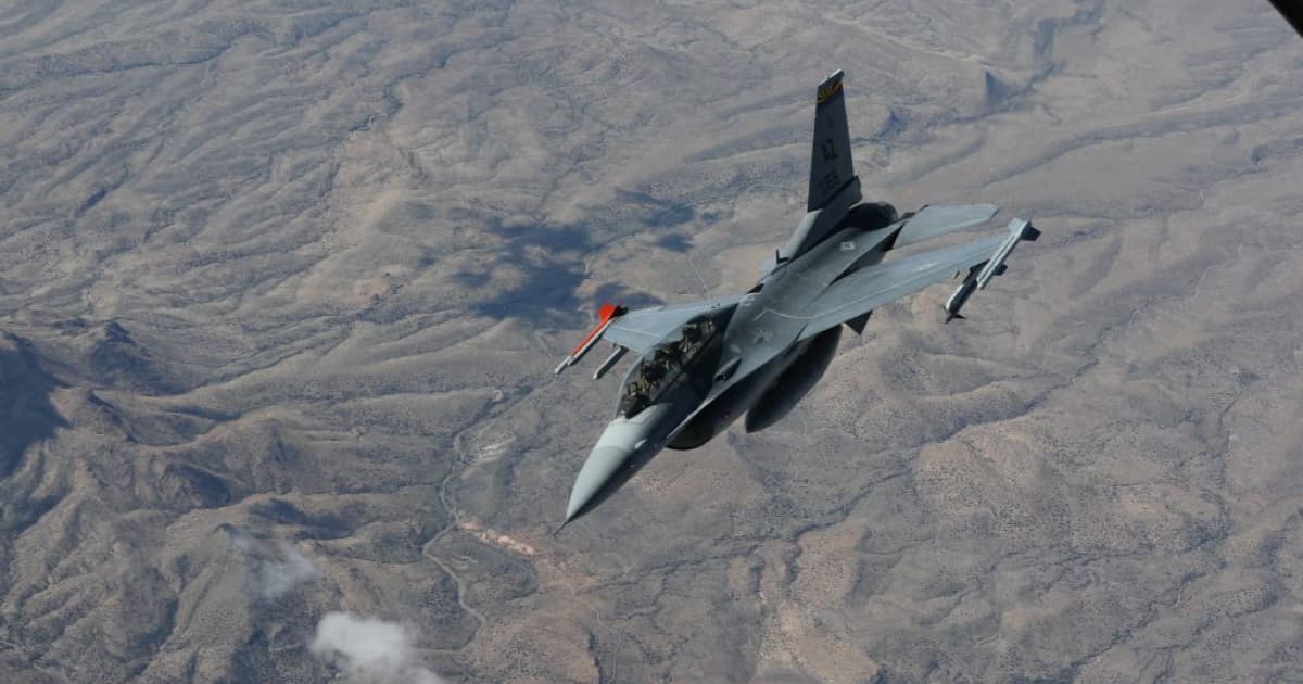 Ukrainian pilots start training on F-16 in Arizona, USA