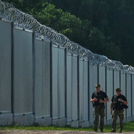 Майже всі іноземці, затримані під час незаконного перетину білорусько-польського кордону, мають нещодавно видані російські візи