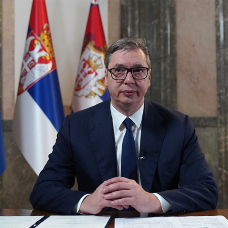 Сербія розпускає уряд та оголошує дострокові вибори. Що відбувається і чому?