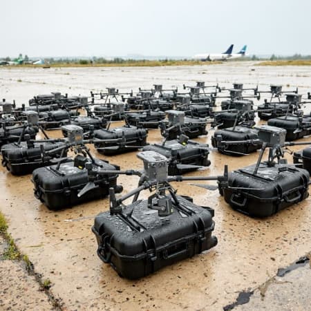 Українські захисники отримають 20 дронів-розвідників Fly Eye від Армії дронів