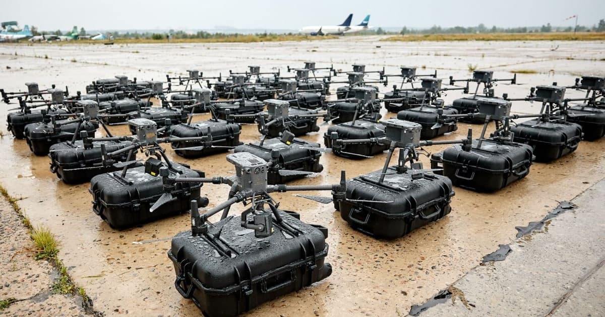 Українські захисники отримають 20 дронів-розвідників Fly Eye від Армії дронів