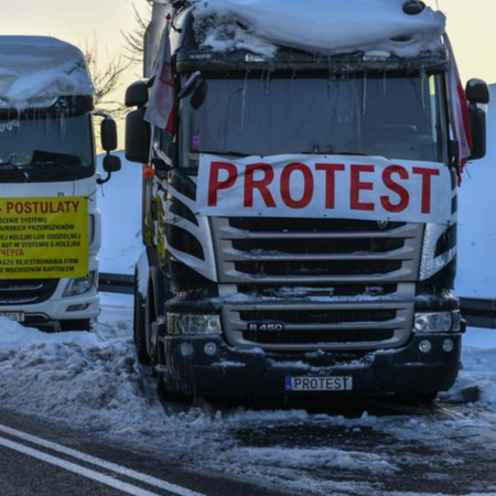The Dorohusk-Yagodyn checkpoint on the Polish-Ukrainian border has been unblocked after a faulty truck blocked traffic