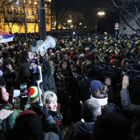 In Serbia, thousands of protesters demand cancellation of parliamentary and local elections