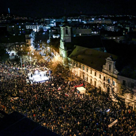 'Enough of Fico': massive protests continue in Slovakia against the government's attempt to disband the special anti-corruption prosecutor's office