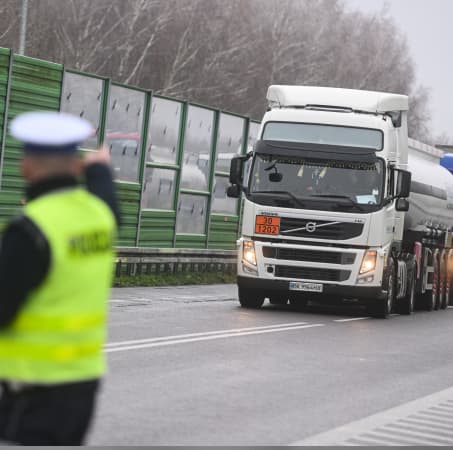 Polish farmers unblock the Shehyni-Medyka checkpoint on the border with Ukraine