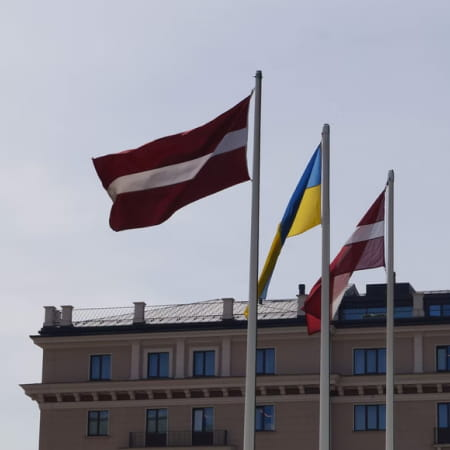 Посольство Латвії зупинило видачу віз росіянам на невизначений термін