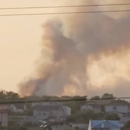 Russian shelling causes a large-scale fire near Kherson — the city is covered in smoke