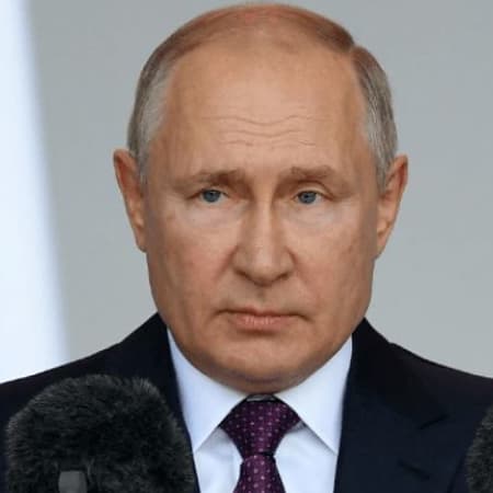 Владімір Путін підписав указ, яким заборонив нафтовим компаніям і банкам виходити з РФ до кінця року