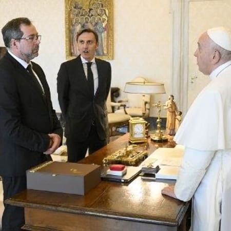 Папа Римський обговорив з послом України ймовірний візит до Києва