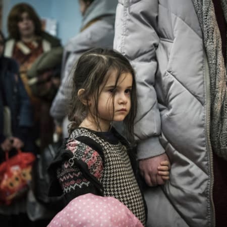 Імовірно, росіяни примушують вступати в «Юнармію» дітей, яких вони депортували з України