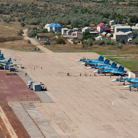 На аеродромі «Саки» в тимчасово окупованому Криму росіяни зберігали літаки Су-30 СМ, Су-24 та Іл-76