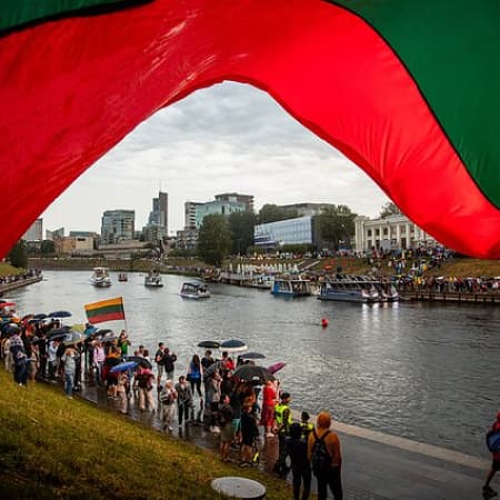 Члени литовського сейму пропонують позбавляти наданого іноземцям литовського громадянства за підтримку агресорів