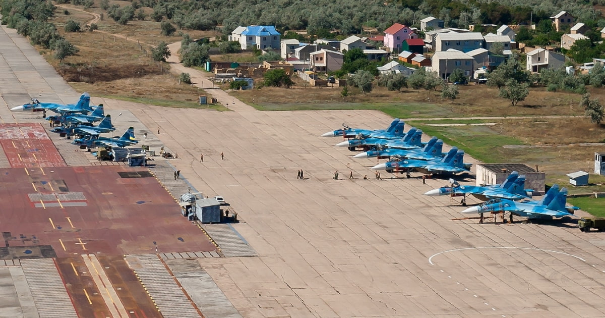 The Russians stored Su-30SM, Su-24 and Il-76 aircraft at the airfield "Saky" in the temporarily occupied Crimea,