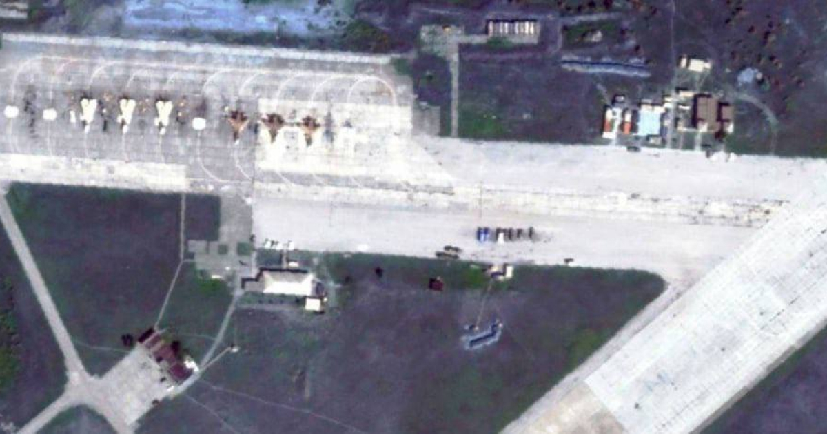 З'явились нові ймовірні супутникові знімки військового аеродрому поблизу тимчасово окупованої Новофедорівки після вибухів 9 серпня