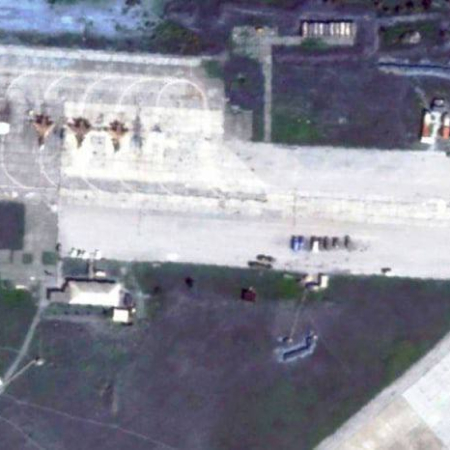 З'явились нові ймовірні супутникові знімки військового аеродрому поблизу тимчасово окупованої Новофедорівки після вибухів 9 серпня