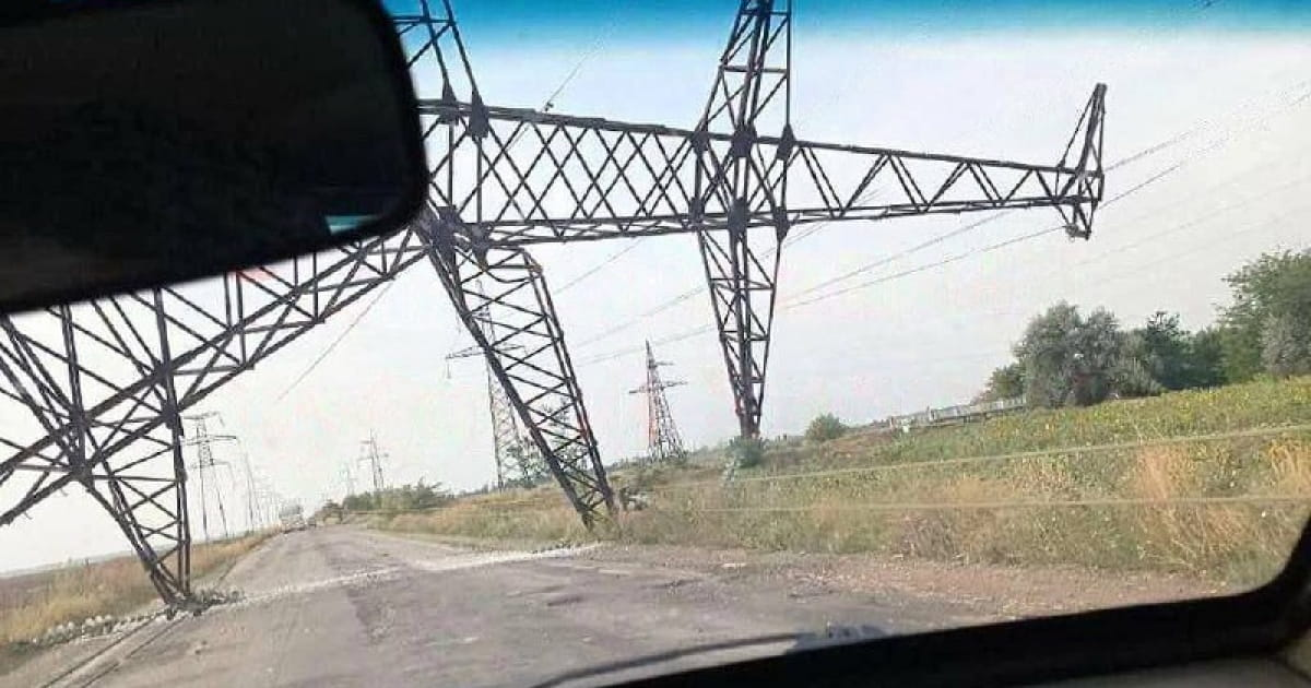 In the temporarily occupied part of the Kherson region, power poles leading from Kakhovka towards Crimea fell