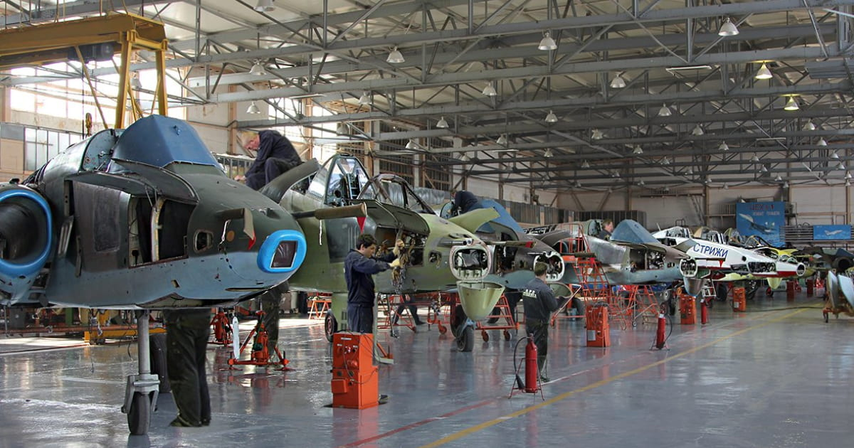 Білоруські спеціалісти ремонтують російські бойові літаки
